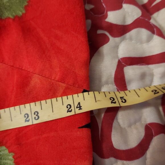 Expressions plus Excellent cond 24 1/2 inch arm pit to arm pit - Picture 5 of 5